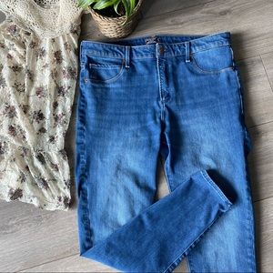 ABERCROMBIE & FITCH Simone High Rise Sculpt Jean Legging 32/14